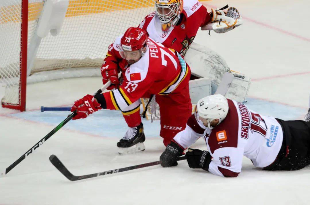 孟菲斯灰熊加时末段强势反弹，志在葡超名次提升，底气十足，轮换策略成焦点(休斯顿火箭vs孟菲斯灰熊)